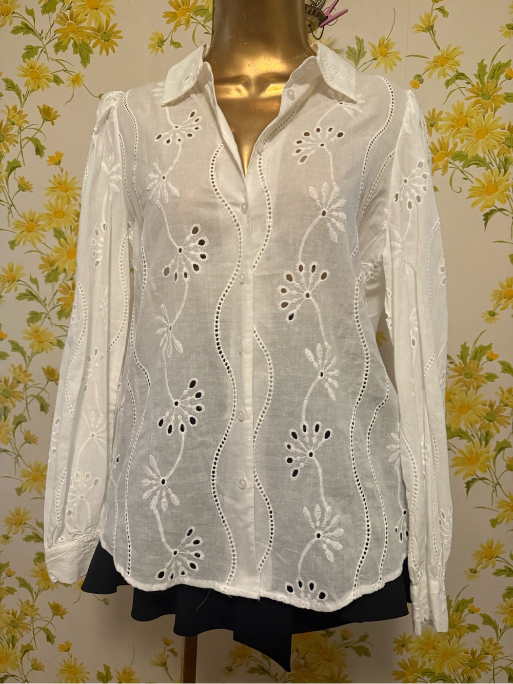Ovi boho White Eyelet Button-Up Blouse size M - Picture 6 of 13
